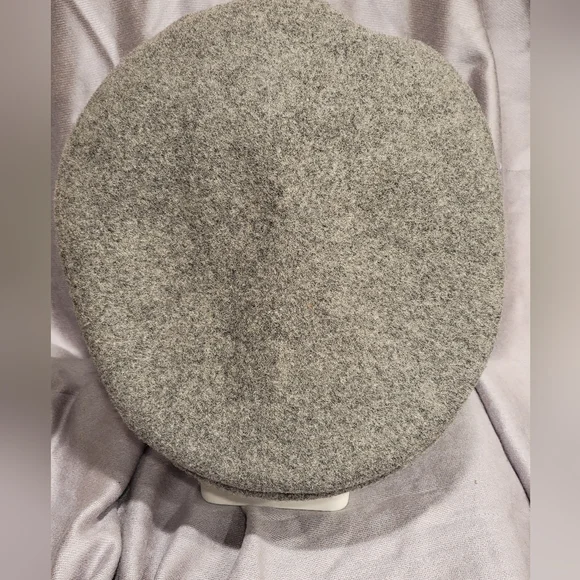 Grey Kangol Flat/Newsboy Style Cap - Picture 4 of 12